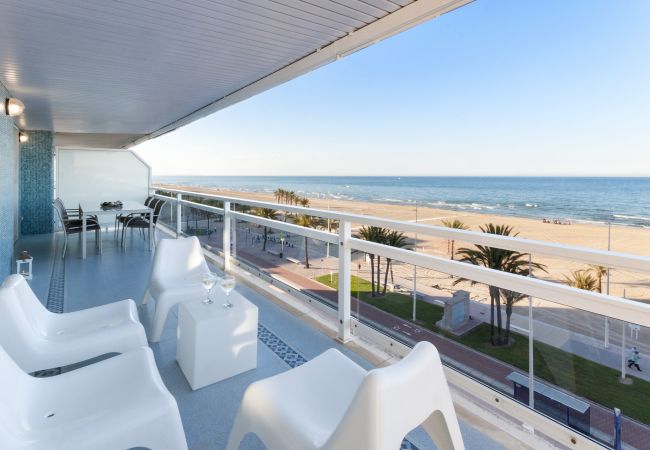 Apartment in Playa de Gandía - Amazing, 5 stars! Beautiful 27m2 terrace beachfront condo! WIFI 150MBS (VIDEO CALL) Apartment in Playa de Gandía - Amazing, 5 stars! Beautiful 27m2 terrace beachfront condo! WIFI 150MBS (VIDEO CALL)