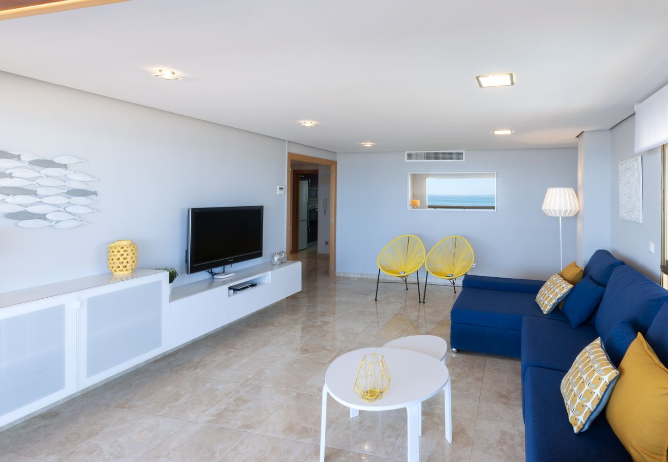Apartment in Playa de Gandía - Amazing Oceanfront 3 Bedroom Condo