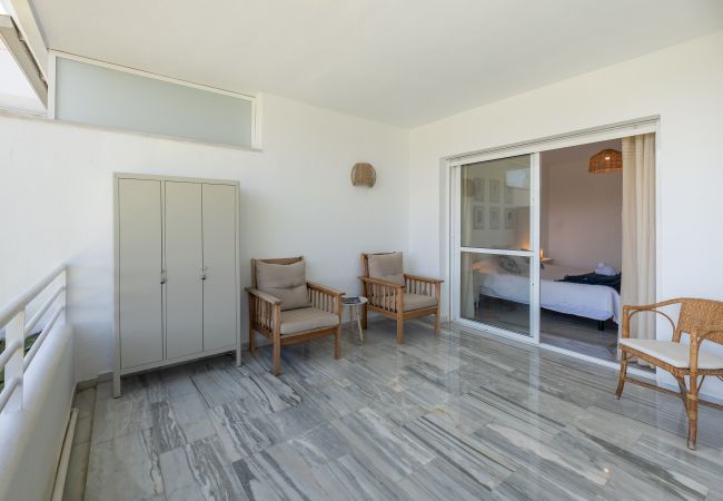 Apartment in San Pedro de Alcántara - Stunning Duplex by the Golf & Terrace by the beach Apartment in San Pedro de Alcántara - Stunning Duplex by the Golf & Terrace by the beach