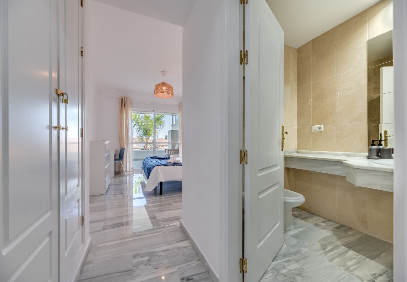 Apartment in San Pedro de Alcántara - Apartment of 3 bedrooms to 200 m beach