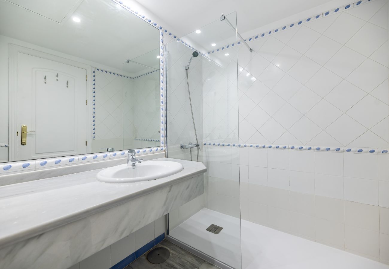 Apartment in San Pedro de Alcántara - Apartment of 3 bedrooms to 200 m beach