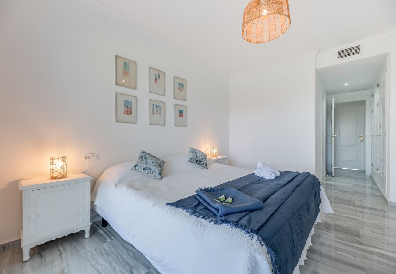 Apartment in San Pedro de Alcántara - Apartment of 3 bedrooms to 200 m beach