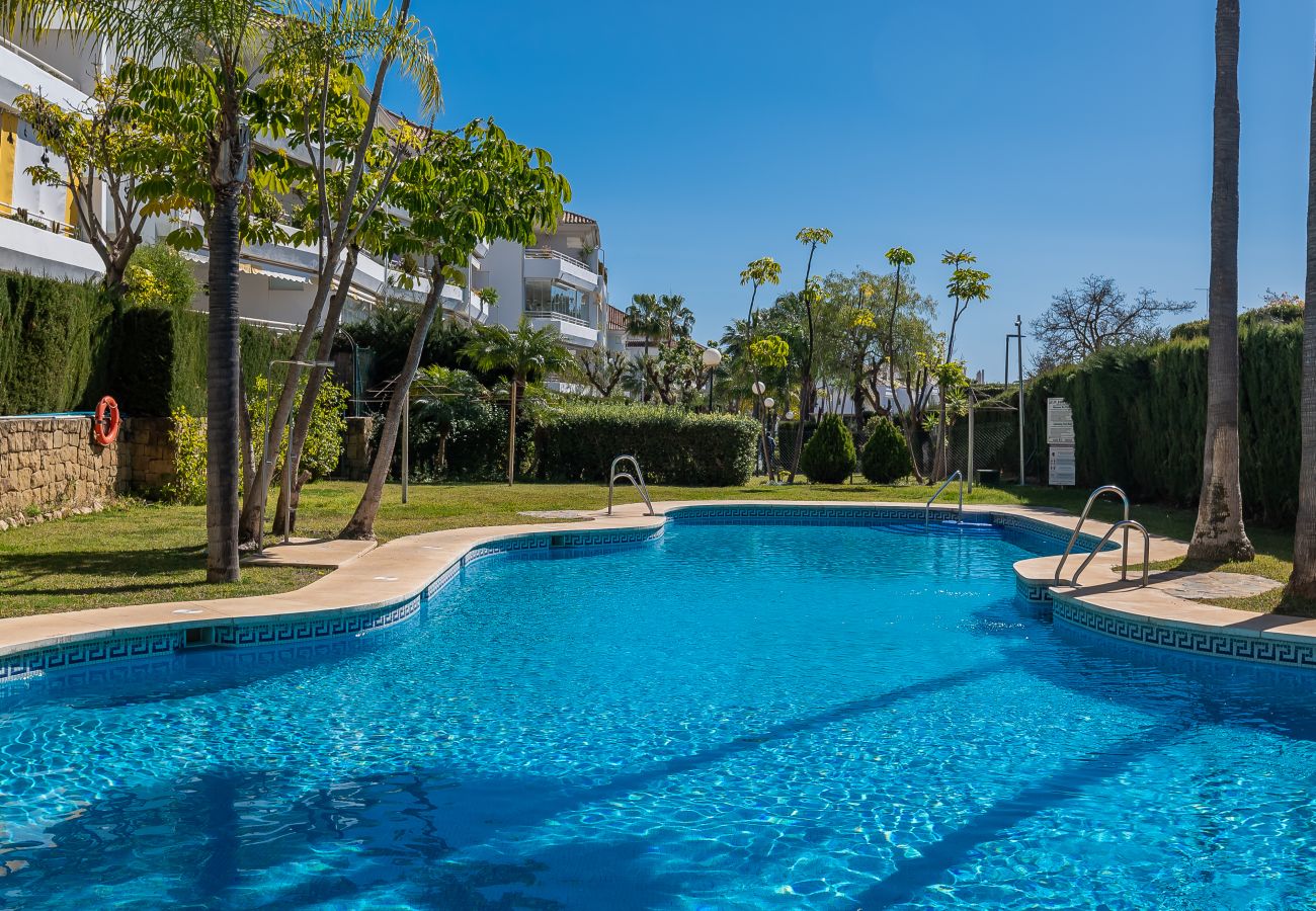 Apartment in San Pedro de Alcántara - Apartment of 3 bedrooms to 200 m beach