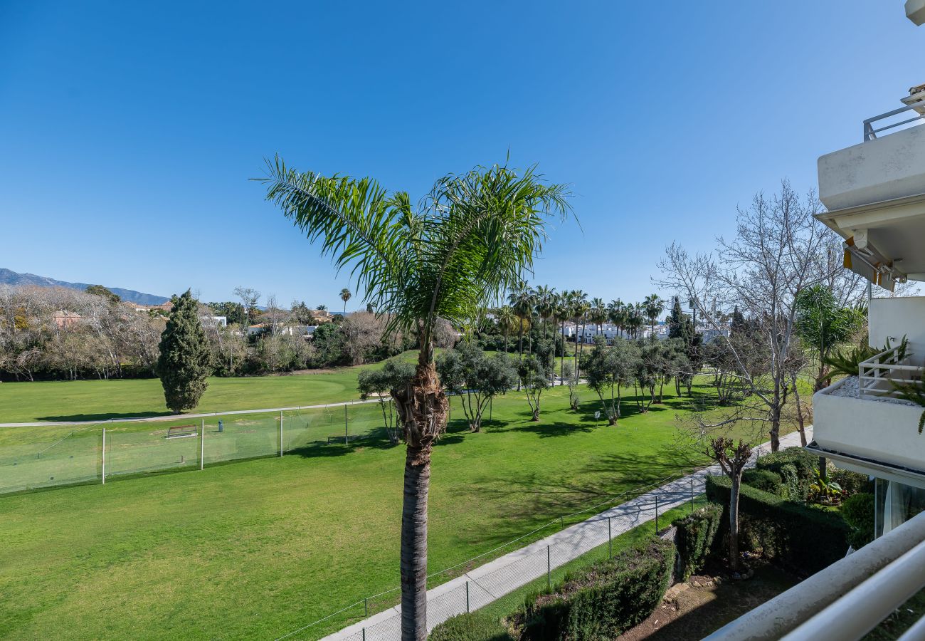 Apartment in San Pedro de Alcántara - Apartment of 3 bedrooms to 200 m beach