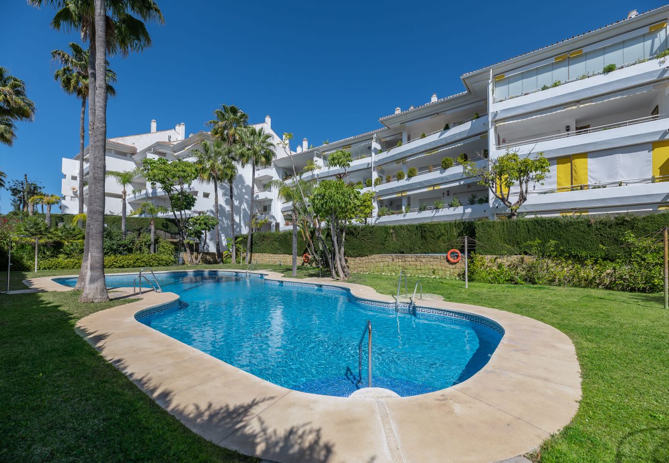 Apartment in San Pedro de Alcántara - Apartment of 3 bedrooms to 200 m beach