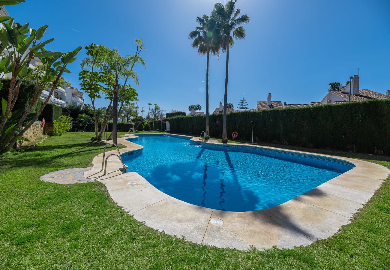 Apartment in San Pedro de Alcántara - Apartment of 3 bedrooms to 200 m beach