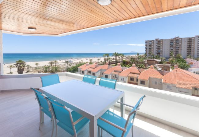  in Playa de Gandía - Beachfront Family Friendly Condo In Gandía