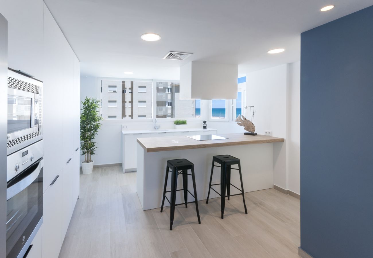 Apartment in Playa de Gandía - Beachfront Family Friendly Condo In Gandía