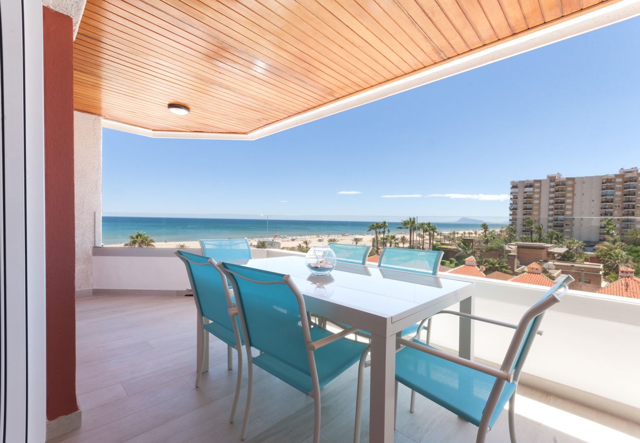 Apartment in Playa de Gandía - Beachfront Family Friendly Condo In Gandía