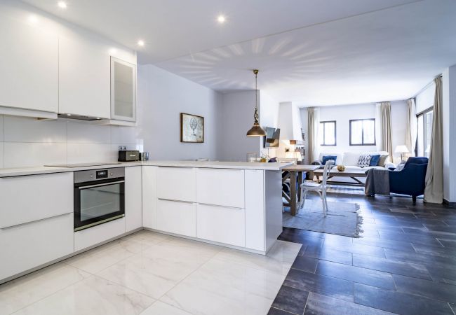 Magnificent apartment in Nueva Andalucia Kitchen of Magnificent apartment in Nueva Andalucia