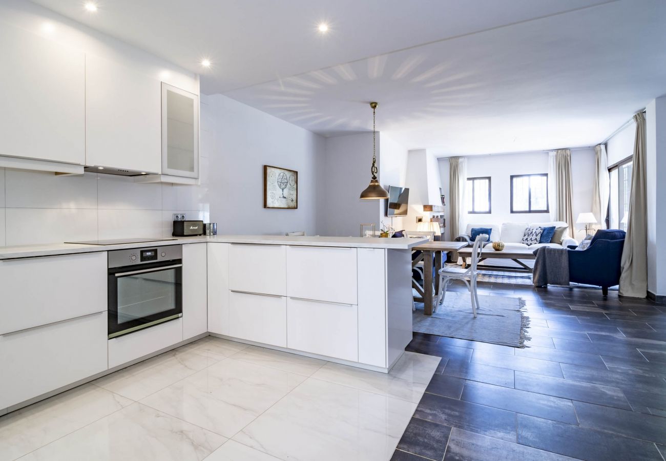 Magnificent apartment in Nueva Andalucia Kitchen of Magnificent apartment in Nueva Andalucia