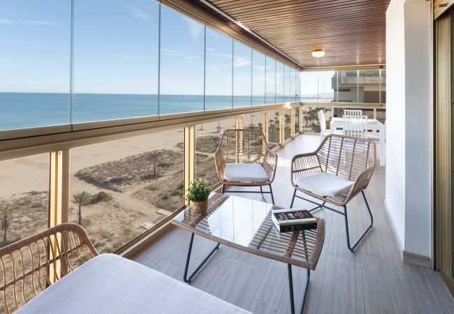 Apartment in Playa de Gandía - Seafront Condo Just Steps To The Beach. Apartment in Playa de Gandía - Seafront Condo Just Steps To The Beach.