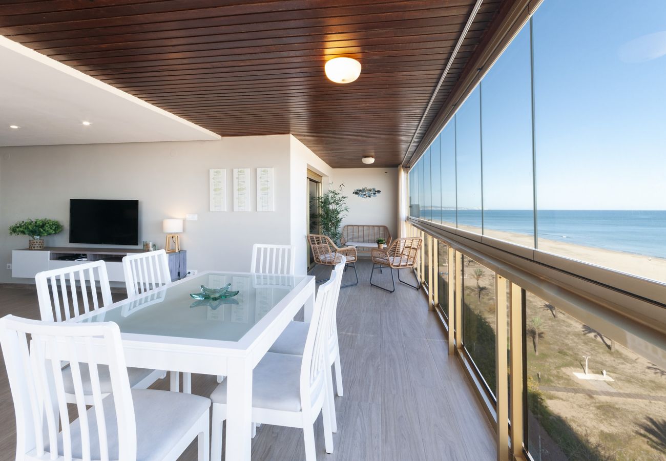Apartment in Playa de Gandía - Seafront Condo Just Steps To The Beach.
