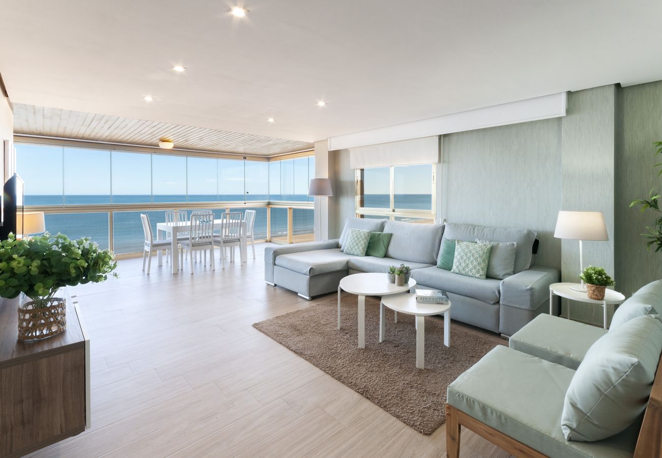 Apartment in Playa de Gandía - Seafront Condo Just Steps To The Beach.