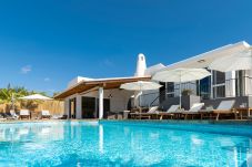 Villa in Adeje - GOLFERS PARADISE LUXURY VILLA , HEATED POOL, BBQ - HomeForGuest