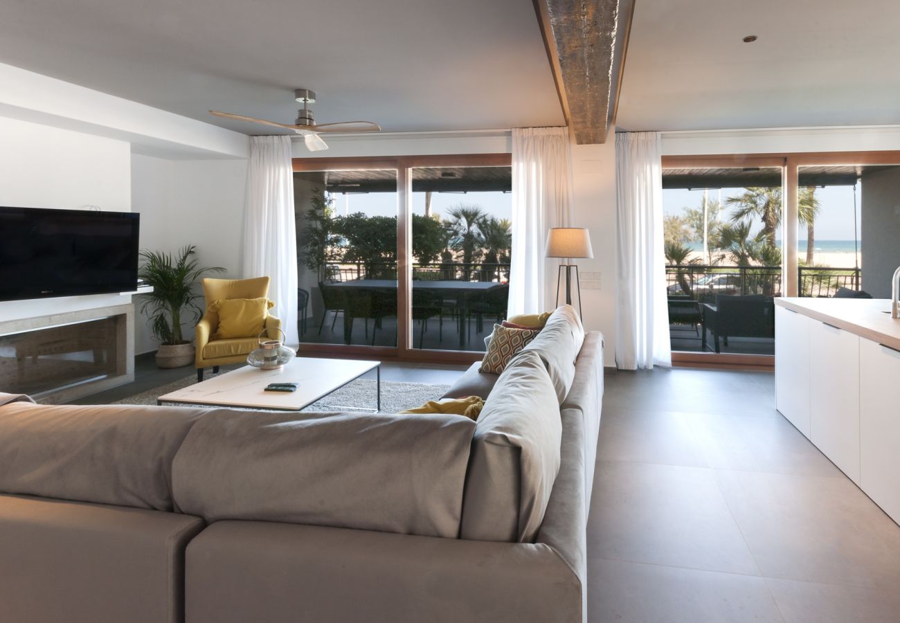 Apartment in Playa de Gandía - Luxury oceanfront loft with 3 suites rooms with 190m2: High Speed Wifi: 300mbs