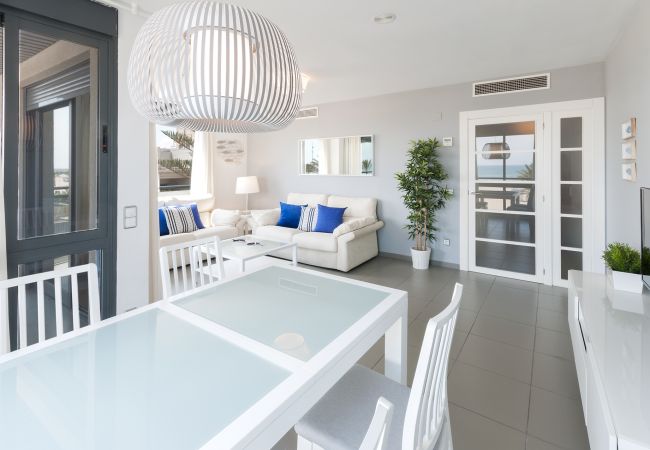 Apartment in Playa de Gandía - Oceanfront with stunning views of the sunset! Recently redecorated !! Apartment in Playa de Gandía - Oceanfront with stunning views of the sunset! Recently redecorated !!