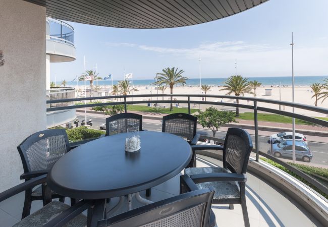 Apartment in Playa de Gandía - Oceanfront with stunning views of the sunset! Recently redecorated !! Apartment in Playa de Gandía - Oceanfront with stunning views of the sunset! Recently redecorated !!