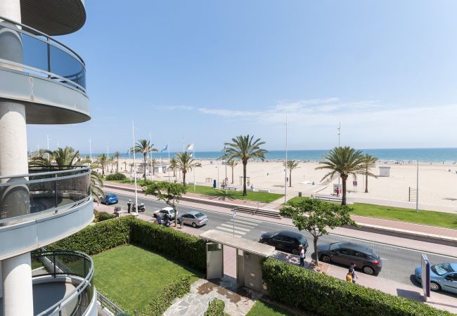 Apartment in Playa de Gandía - Oceanfront with stunning views of the sunset! Recently redecorated !! Apartment in Playa de Gandía - Oceanfront with stunning views of the sunset! Recently redecorated !!