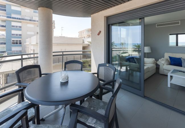 Apartment in Playa de Gandía - Oceanfront with stunning views of the sunset! Recently redecorated !! Apartment in Playa de Gandía - Oceanfront with stunning views of the sunset! Recently redecorated !!