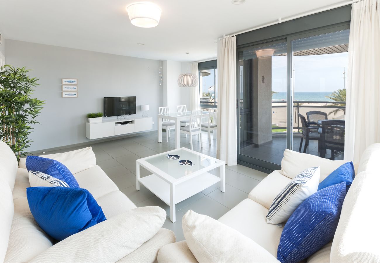 Apartment in Playa de Gandía - Oceanfront with stunning views of the sunset! Recently redecorated !!