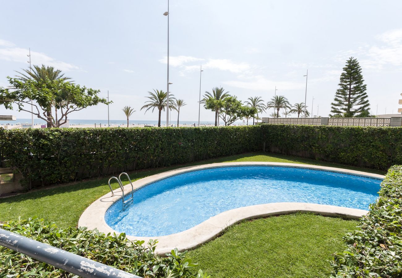 Apartment in Playa de Gandía - Oceanfront with stunning views of the sunset! Recently redecorated !!
