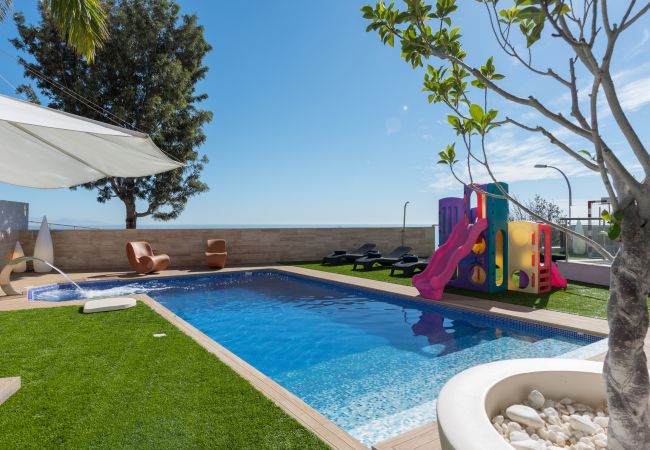 Villa in Santa Cruz de Tenerife - Villa with Sea Views, Pool, Gym, Cinema - HomeForGuest Villa in Santa Cruz de Tenerife - Villa with Sea Views, Pool, Gym, Cinema - HomeForGuest