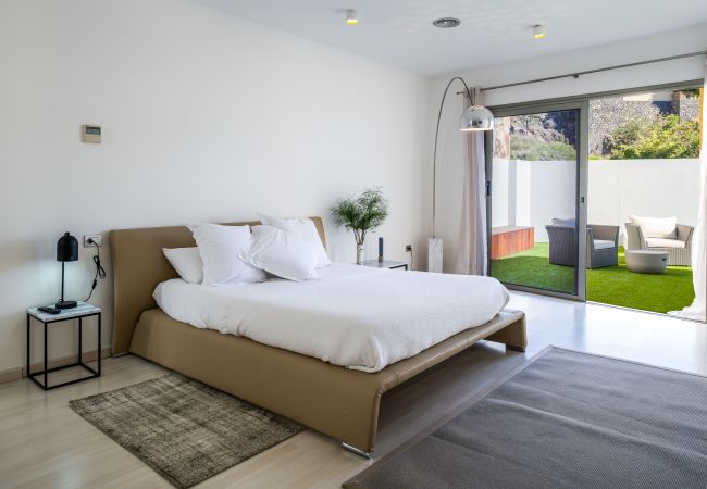 Villa in Santa Cruz de Tenerife - Villa with Sea Views, Pool, Gym, Cinema - HomeForGuest Villa in Santa Cruz de Tenerife - Villa with Sea Views, Pool, Gym, Cinema - HomeForGuest