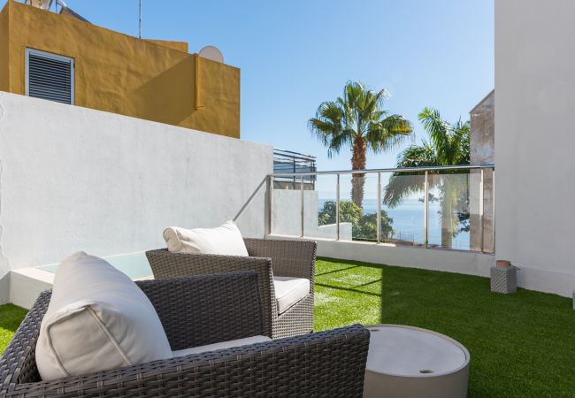 Villa in Santa Cruz de Tenerife - Villa with Sea Views, Pool, Gym, Cinema - HomeForGuest Villa in Santa Cruz de Tenerife - Villa with Sea Views, Pool, Gym, Cinema - HomeForGuest