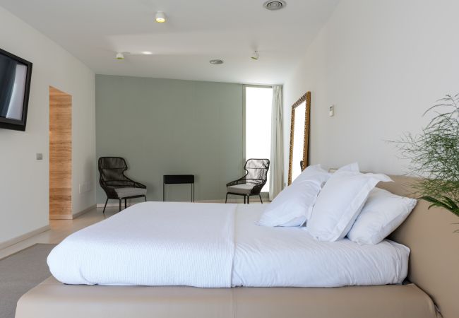 Villa in Santa Cruz de Tenerife - Villa with Sea Views, Pool, Gym, Cinema - HomeForGuest Villa in Santa Cruz de Tenerife - Villa with Sea Views, Pool, Gym, Cinema - HomeForGuest