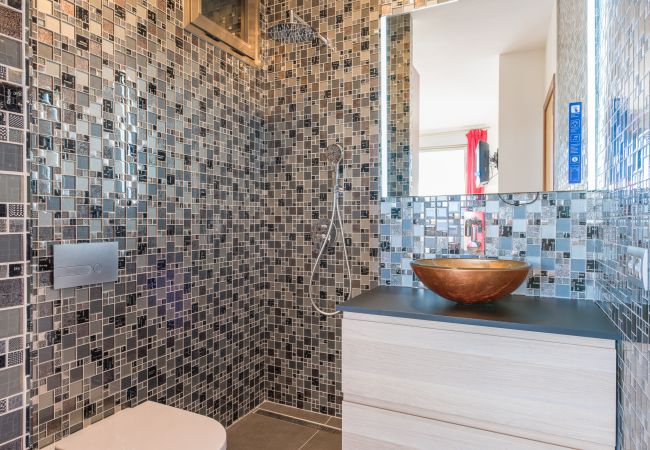 Villa in Santa Cruz de Tenerife - Villa with Sea Views, Pool, Gym, Cinema - HomeForGuest Villa in Santa Cruz de Tenerife - Villa with Sea Views, Pool, Gym, Cinema - HomeForGuest