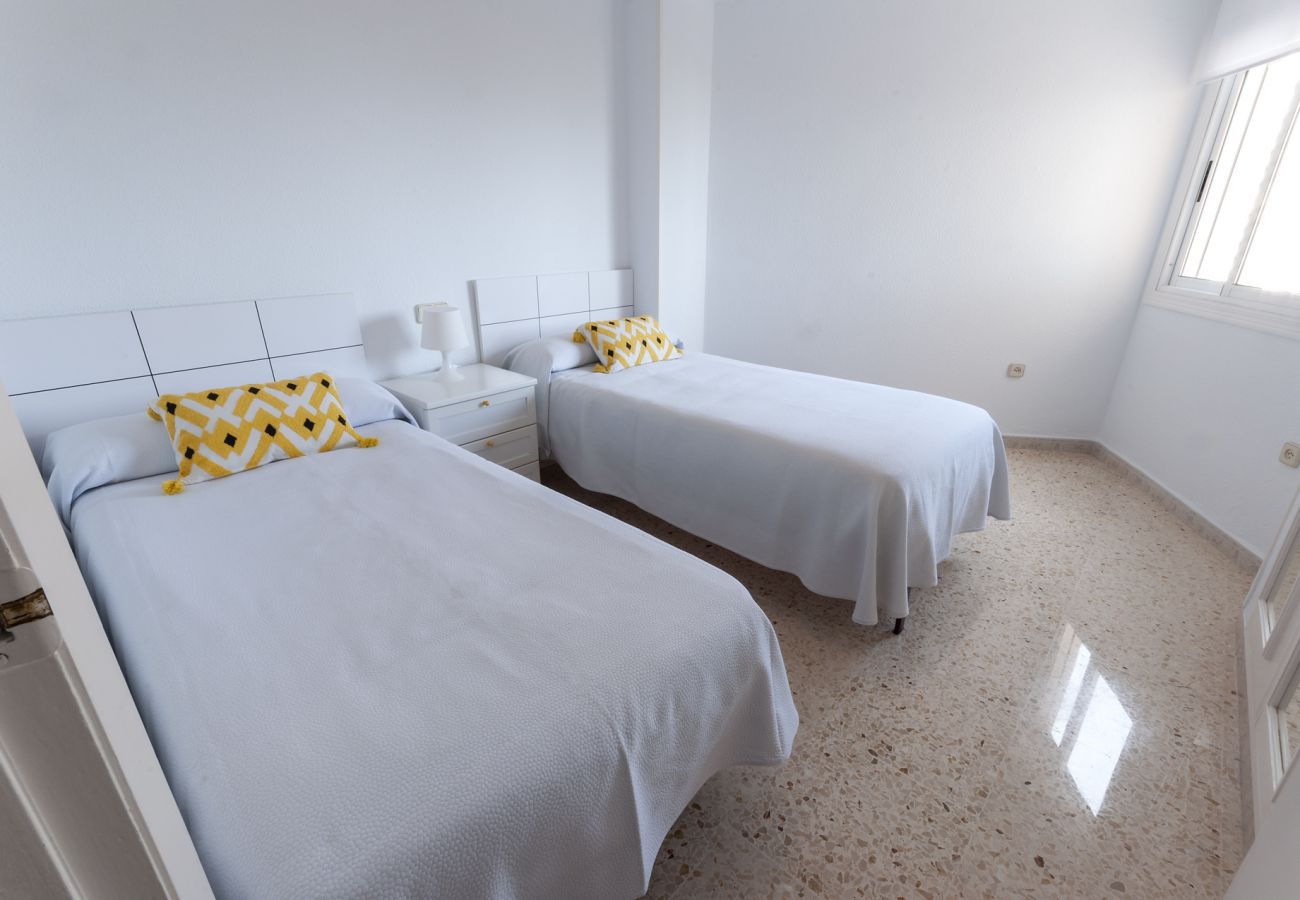 Apartment in Playa de Gandía - Cosy apartment decorated, with wifi, in front of the beach