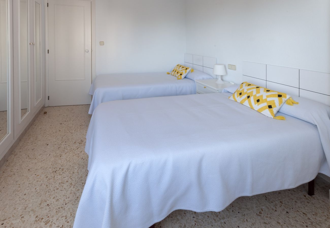 Apartment in Playa de Gandía - Cosy apartment decorated, with wifi, in front of the beach