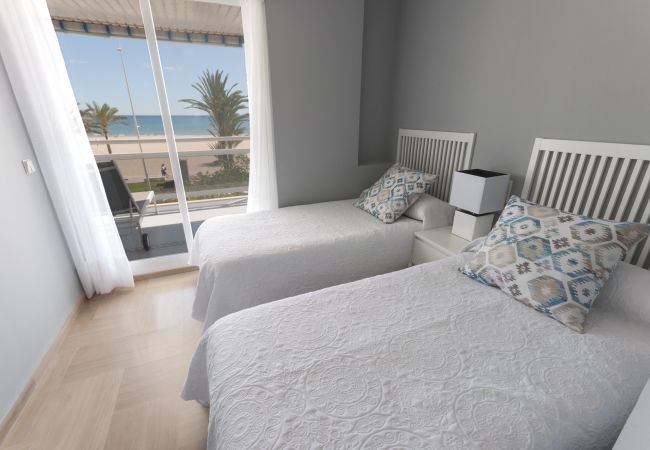 Apartment in Playa de Gandía - Cosy apartment decorated, with wifi, in front of the beach, High speed wifi 150mbs Apartment in Playa de Gandía - Cosy apartment decorated, with wifi, in front of the beach, High speed wifi 150mbs