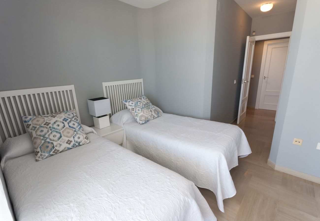 Apartment in Playa de Gandía - Cosy apartment decorated, with wifi, in front of the beach, High speed wifi 150mbs