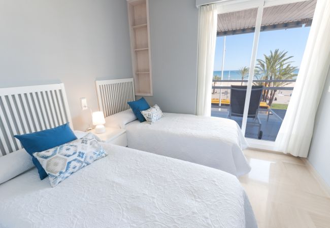 Apartment in Playa de Gandía - Amazing apartment decorated, with wifi, in front of the beach, AG TURQUESA 2A Premium  Apartment in Playa de Gandía - Amazing apartment decorated, with wifi, in front of the beach, AG TURQUESA 2A Premium