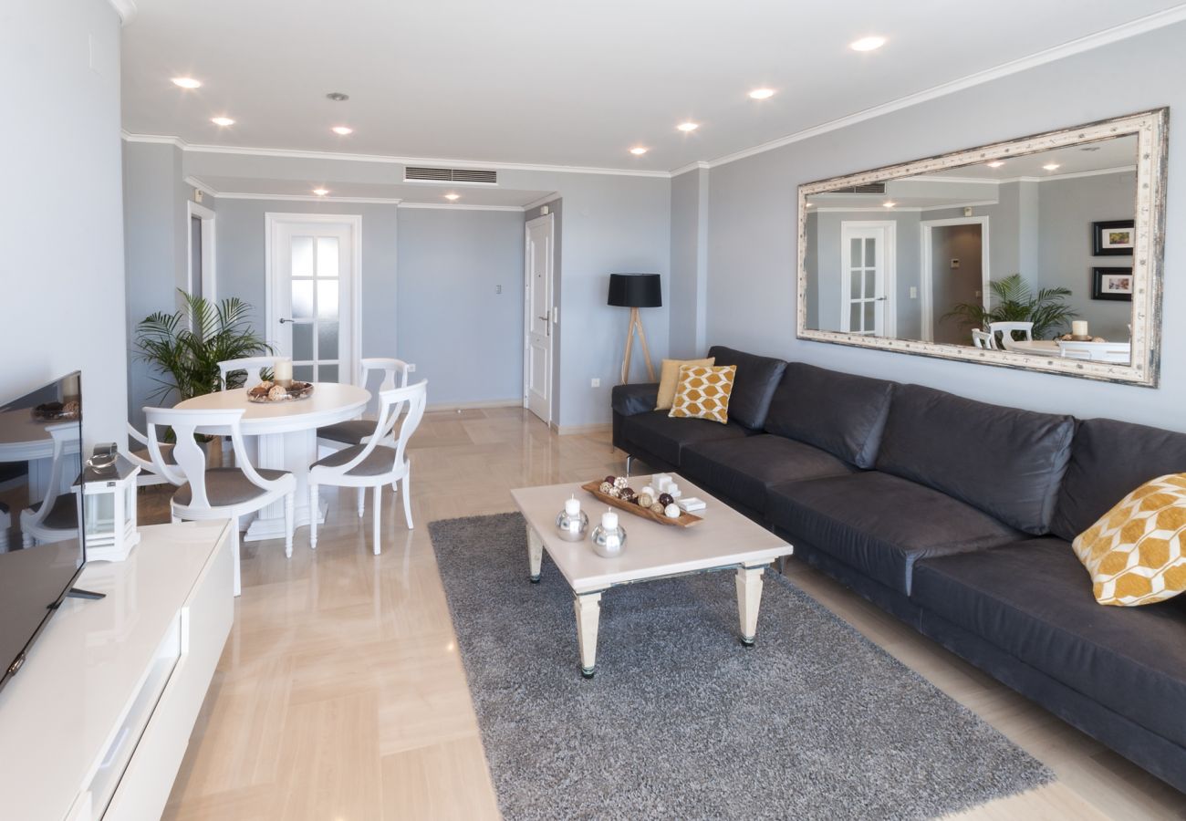 Apartment in Playa de Gandía - Amazing apartment decorated, with wifi, in front of the beach, AG TURQUESA 2A Premium 