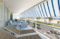 Apartment in Playa de Gandía - Amazing apartment decorated, with wifi, in front of the beach, AG TURQUESA 2A Premium 