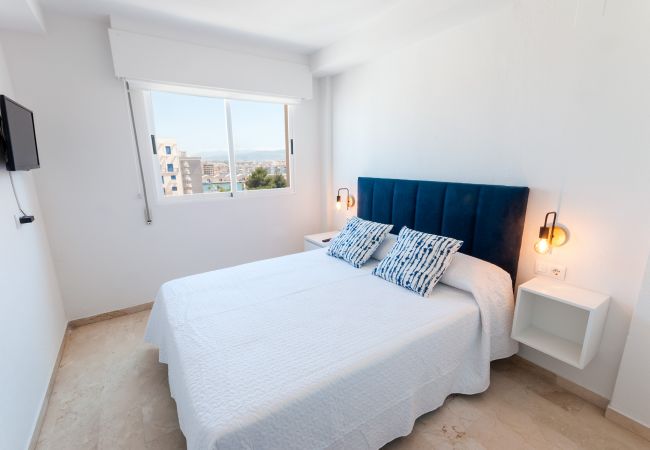 Apartment in Playa de Gandía - Cozy apartment with Mediterranean style, a few meters from the beach. Terrace overlooking the sea. Apartment in Playa de Gandía - Cozy apartment with Mediterranean style, a few meters from the beach. Terrace overlooking the sea.