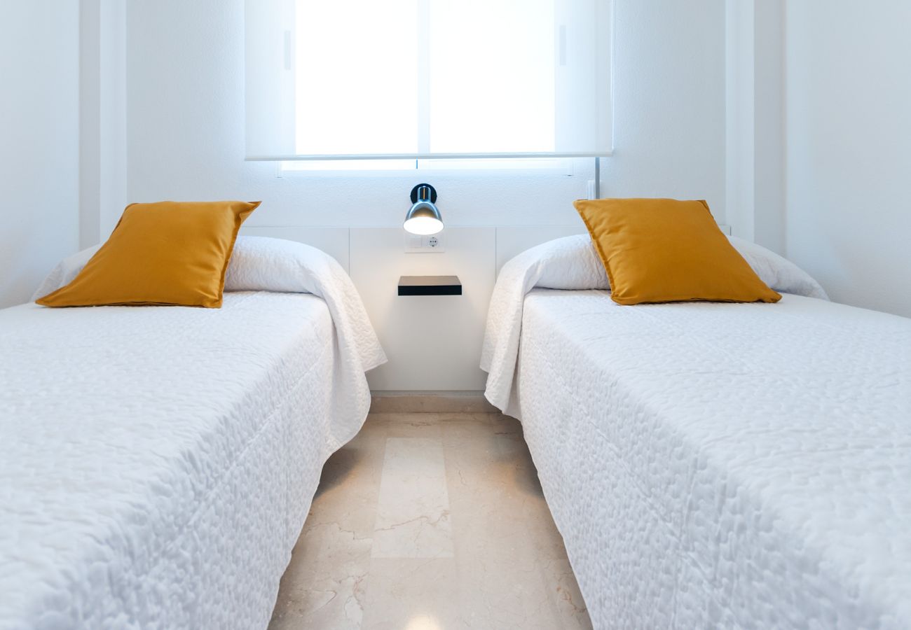 Apartment in Playa de Gandía - Cozy apartment with Mediterranean style, a few meters from the beach. Terrace overlooking the sea. Apartment in Playa de Gandía - Cozy apartment with Mediterranean style, a few meters from the beach. Terrace overlooking the sea.