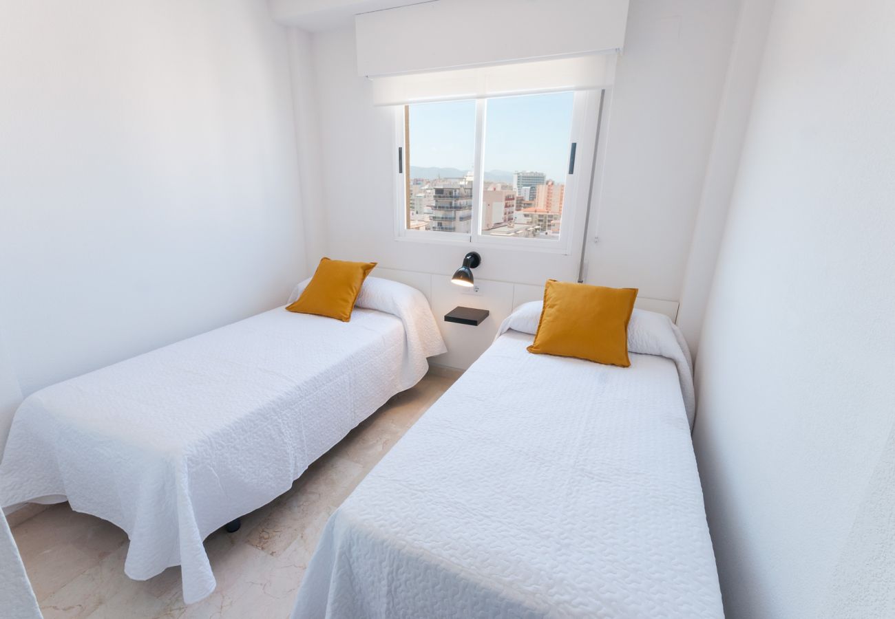 Apartment in Playa de Gandía - Cozy apartment with Mediterranean style, a few meters from the beach. Terrace overlooking the sea. Apartment in Playa de Gandía - Cozy apartment with Mediterranean style, a few meters from the beach. Terrace overlooking the sea.