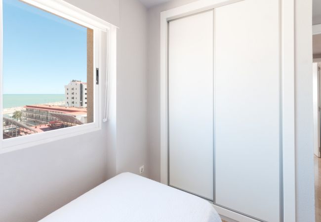 Apartment in Playa de Gandía - Cozy with mediterranean style, a few meters from the beach. A / C and free wifi. Terrace with sea views Apartment in Playa de Gandía - Cozy with mediterranean style, a few meters from the beach. A / C and free wifi. Terrace with sea views