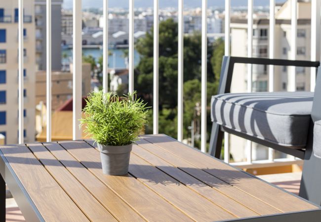 Apartment in Playa de Gandía - Cozy with mediterranean style, a few meters from the beach. A / C and free wifi. Terrace with sea views Apartment in Playa de Gandía - Cozy with mediterranean style, a few meters from the beach. A / C and free wifi. Terrace with sea views