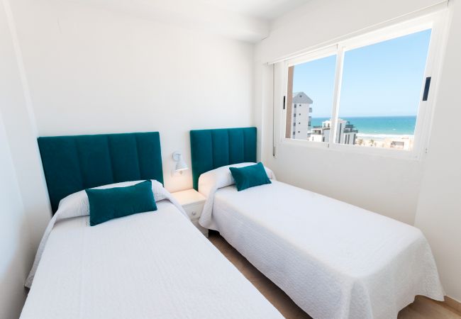 Apartment in Playa de Gandía - Cozy with mediterranean style, a few meters from the beach. A / C and free wifi. Terrace with sea views Apartment in Playa de Gandía - Cozy with mediterranean style, a few meters from the beach. A / C and free wifi. Terrace with sea views