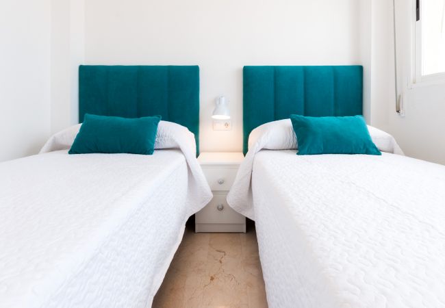 Apartment in Playa de Gandía - Cozy with mediterranean style, a few meters from the beach. A / C and free wifi. Terrace with sea views Apartment in Playa de Gandía - Cozy with mediterranean style, a few meters from the beach. A / C and free wifi. Terrace with sea views