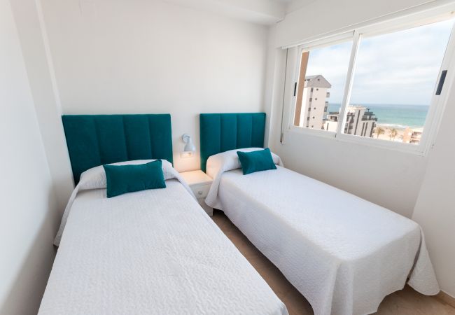 Apartment in Playa de Gandía - Cozy with mediterranean style, a few meters from the beach. A / C and free wifi. Terrace with sea views Apartment in Playa de Gandía - Cozy with mediterranean style, a few meters from the beach. A / C and free wifi. Terrace with sea views