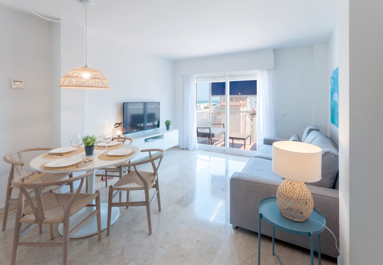 Apartment in Playa de Gandía - Cozy with mediterranean style, a few meters from the beach. A / C and free wifi. Terrace with sea views Apartment in Playa de Gandía - Cozy with mediterranean style, a few meters from the beach. A / C and free wifi. Terrace with sea views