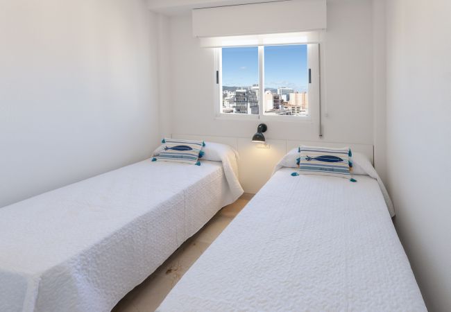 Apartment in Playa de Gandía - Condo with charm, a few meters from the beach. A / C and free wifi. Terrace with sea views Apartment in Playa de Gandía - Condo with charm, a few meters from the beach. A / C and free wifi. Terrace with sea views