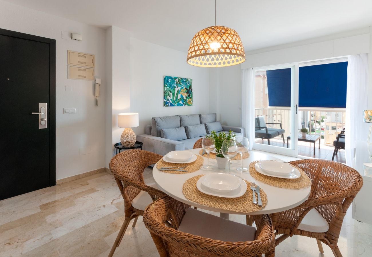 Apartment in Playa de Gandía - Condo with charm, a few meters from the beach. A / C and free wifi. Terrace with sea views Apartment in Playa de Gandía - Condo with charm, a few meters from the beach. A / C and free wifi. Terrace with sea views