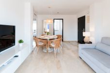 Apartment in Playa de Gandía - Condo with charm, a few meters from the beach. A / C and free wifi. Terrace with sea views